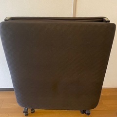 シングルサイズ　折りたたみベッド