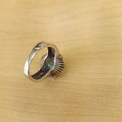 エメラルド指輪の画像