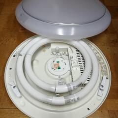 東芝TOSHIBA シーリングライト EPT4000の画像