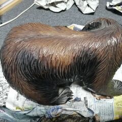木彫りの熊の置物の画像