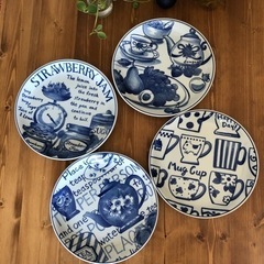 可愛いお皿4枚セットの画像