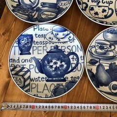 可愛いお皿4枚セットの画像