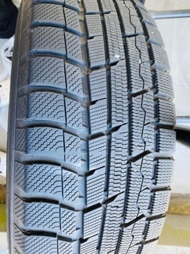 【交渉中】225/65R17 スタッドレスタイヤ４本　美品
