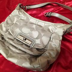 COACH（コーチ）シグネチャーショルダーバック　中古品