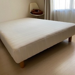 セミダブルベッド　　脚付ベッド