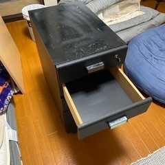 お譲りします。12月22日まで袖机単体の画像
