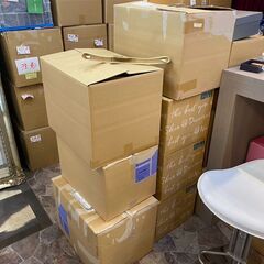 メルカリ転売　仕入れ　箱120㎝サイズにたくさん入って税込み5600円の画像