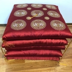 【節分】【美品】シックな赤です　座布団　5枚で500円の画像