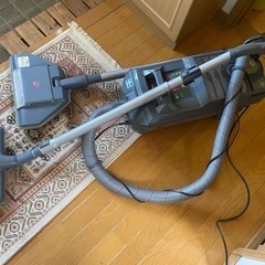 掃除機マニア必見❗️差し上げます❣️希少品スウェーデン製掃除機（絨毯、カーペットクリーニング機能付き）差し上げます！の画像