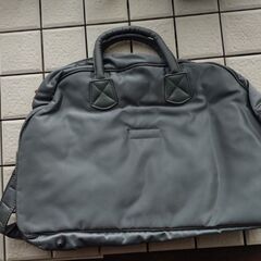 モスグリーンの大きめバッグ　未使用の画像
