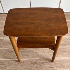 サイドテーブルの画像