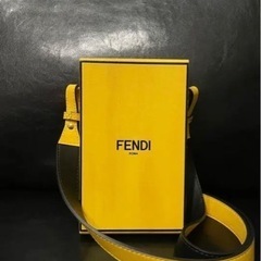 FENDI 縦型ボックス バッグ 定価18万 本日のみ3万で譲ります🙇‍♂️