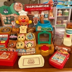 ジャムおじさんのパン工場とアンパンマンコンビニ