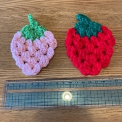 【新品】ハンドメイド☆アクリルたわし２個☆エコ☆苺☆可愛い☆の画像
