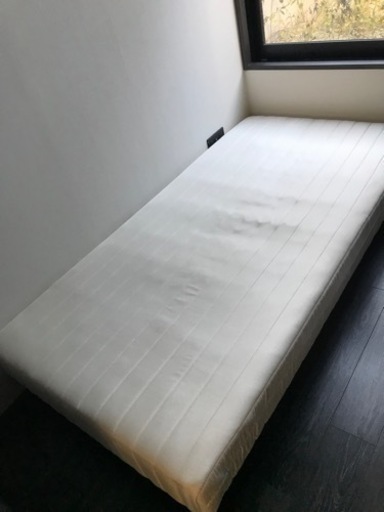 シングルベッド