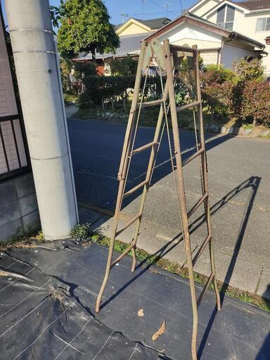 値下げ　アンティーク　アイアンの脚立　レトロ　シャビー　プロカント