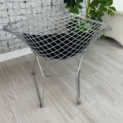 スチールソファーの画像