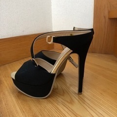 ヒールが高い靴の画像