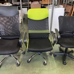 ● オフィスチェアー、メッシュ、1つ2000円