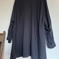 ⬇️🟩お値下げSamansa mos2 紺色シャツの画像