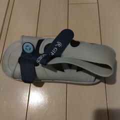 ギプスシューズ LサイズとMサイズの画像