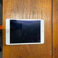 iPad mini  ４　ゴールド色　 wi-fi+Cellular 64Gb　SIMフリー の画像