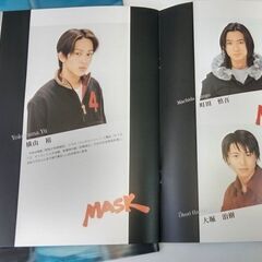 ☆ジャニーズ公演ＭＡＳＫ　ＳＨＯＷ劇’98パンフ、ＫｉｎｋｉＫｉｄｓツアー2000パンフ　中古品・美品の画像