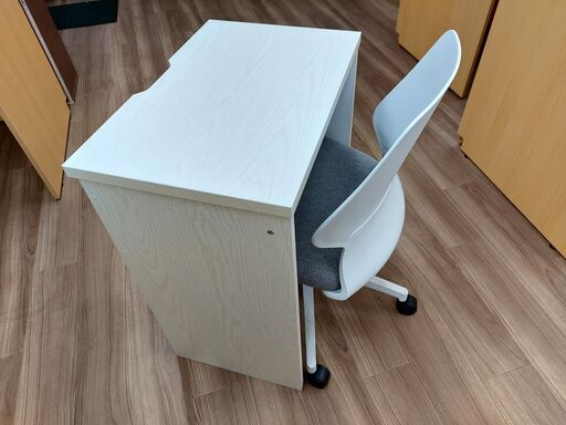 ばら売りも可！ ＜PCデスク＋オフィスチェア＞セット　ニトリ