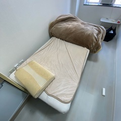 ベットあげます！！布団も欲しければあげます！机も欲しければ！の画像