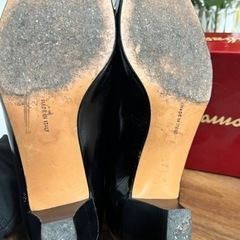 パンプス　フェラガモの画像