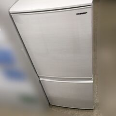 J2048　つけかえどっちもドア 2ドア冷蔵庫 137 L シャープ(SHARP) SJ-D14E-W 2019年製