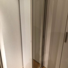 【取りに来ていただける方限定】鏡付き本棚の画像