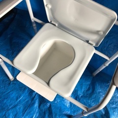 無料　アメリカ製　手すり付きポータブルトイレの画像