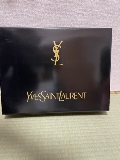 綿毛布　Yves Saint Laurent