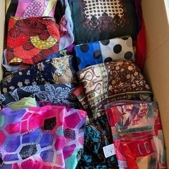 スカーフ色々300枚ちょい 大量ですの画像