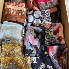 スカーフ色々300枚ちょい 大量ですの画像