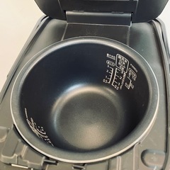 中古炊飯器　アイリスオーヤマ 圧力IH炊飯器 3合 圧力IH式  ご飯の撮影用に4度使用の画像