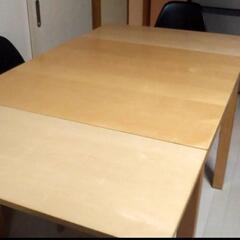 IKEA 収縮ダイニングテーブル　イームズ椅子4脚　お取引き中の画像