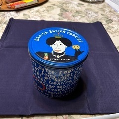 デンマーク製　クッキーの缶