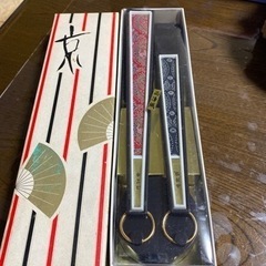 西陣織の靴べらとブラシです。