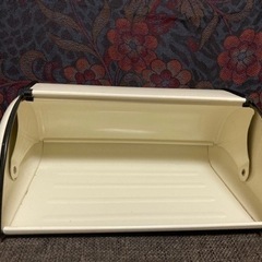 （お取引き決まりました）ホーローのBREAD入れの画像