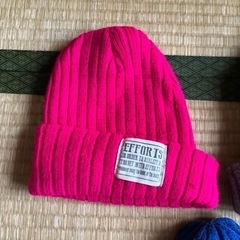 レディース　ニット帽　ひとつ100円の画像