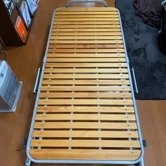 【値下げしました】折りたたみ すのこベッド　奥行200cm×幅90cm