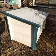 ドイツ製　木製のおしゃれな犬小屋の画像