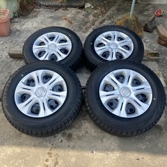 ブリヂストン　ブリザックVRX スタッドレスタイヤホイール付き4本セットの画像