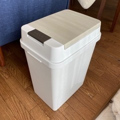 ゴミ箱　アスベル 密閉プッシュペール20L 「エバン」 ベージュ