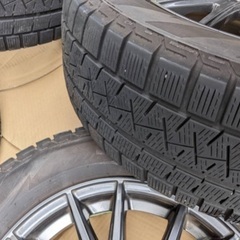 ミニバン用スタッドレス195/65/R15の画像