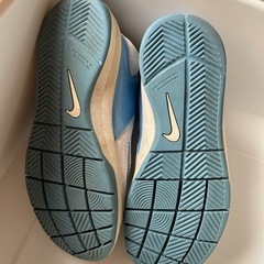 NIKEナイキ　ハイカットスニーカー　紐なしの画像