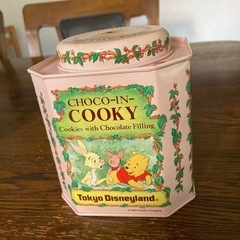 プーさんのクッキー缶（ピンク）の画像