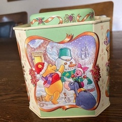 プーさんのクッキー缶（グリーン）の画像